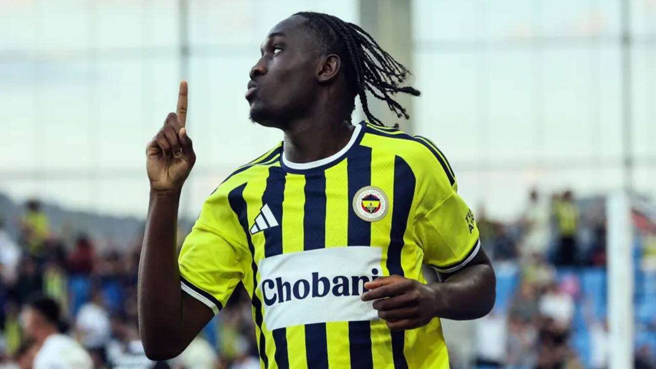 Fenerbahçe’de Aziz Yıldırım apar topar takımdan göndermişti: 2'nci maçında fileleri havalandırdı, İsmail Kartal bile şaşkın! 4